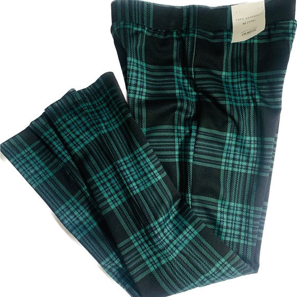 Flare Leg Pants for Girls NWT Girls Size Medium (7/8)
Color Black (Plaid) - Picture 9 of 9